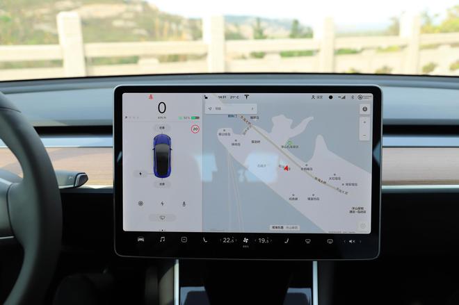 员工为首批车主 国产特斯拉MODEL 3今日交付